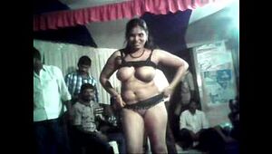 Telugu aunty hook-up dance in road